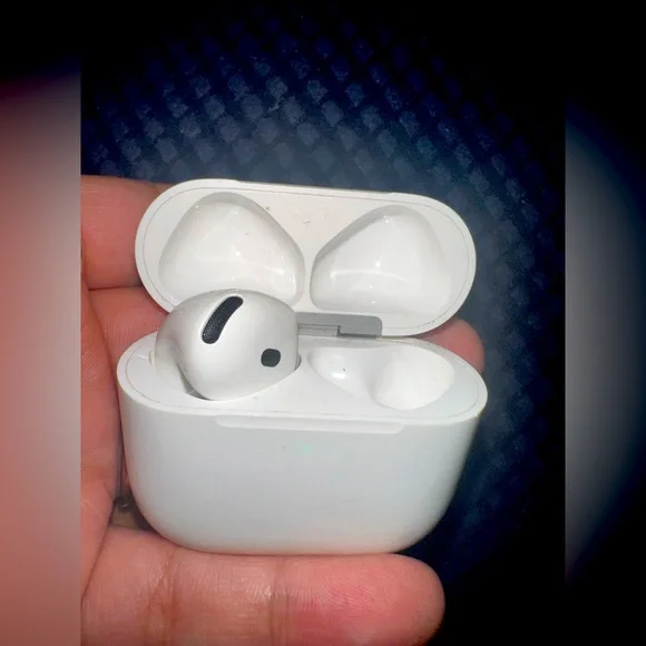 AirPod 4 with Charging Case - Picture 1 of 4